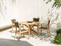 Roble Holz Gartentisch Tivoli X-Leg Ø125cm -Gartenmöbel Verkäufe alexander rose holz gartentisch tivoli x leg rund 125cm ambientebild 1 627x627