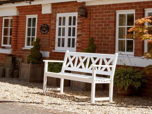 Bank New England Drachmann Weiß 151cm Dreisitzer 4 Bank New England Drachmann Weiß 151cm Dreisitzer – Bild 2