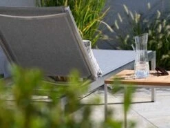 Edelstahl Gartenliege Rhodium Easy Lift Light-smoke -Gartenmöbel Verkäufe edelstahl gartenliege rhodium easy lift light smoke ambientebild 2 627x627