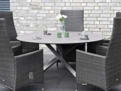 HPL Gartentisch Laveno Ø150cm Kreuzfuß Edelstahl Gebürstet -Gartenmöbel Verkäufe gartentisch edelstahl hpl laveno 150cm limestone ambientebild 627x627