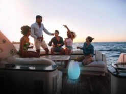 LED & Lautsprecher Gartenleuchte The Joouly 50 -Gartenmöbel Verkäufe joouls joouly gartenleuchte led lautsprecher bluetooth ambientebild 2 627x627