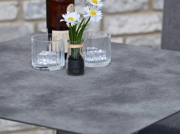 Alu HPL Klapptisch Nemo 80x80cm Graphit Beton-Effekt 5 Alu HPL Klapptisch Nemo 80x80cm Graphit Beton-Effekt – Bild 3