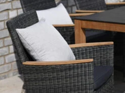 Outdoor Kissen Zierkissen Sunproof® Triangle White -Gartenmöbel Verkäufe kmct outdoor kissen zierkissen triangle white 45x45cm ambientebild 627x627