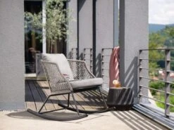 Odea Schaukelsessel Schwarz Matt Kordel Salt -Gartenmöbel Verkäufe odea schaukelsessel garten schaukelstuhl outdoor odea schwarz matt salt 415505 ambientebild 627x627