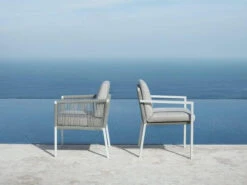 Club Dining-Sessel White Inkl. Polster 16 Club Dining-Sessel White Inkl. Polster -Gartenmöbel Verkäufe solpuri club dining alu white stringflex white grey ambientebild 627x627