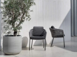 Loop Dining Sessel Alu Anthracite String-Flex Anthracite 12 Loop Dining Sessel Alu Anthracite String-Flex Anthracite -Gartenmöbel Verkäufe solpuri loop dining sesse anthracite ambientebild 2 627x627