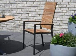 Stapelsessel Valis Highback Teakholz Edelstahl Anthrazit -Gartenmöbel Verkäufe stapelsessel teakholz valis highback anthrazit ambientebild 1 627x627