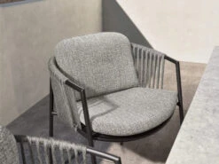 Gartensessel Zoe Alu Schwarz Matt Kordel Basalt Stoff Mélange Grau 11 Gartensessel Zoe Alu Schwarz Matt Kordel Basalt Stoff Mélange Grau -Gartenmöbel Verkäufe stern aera sessel zoe schwarz matt basalt grau ambientebild 2 627x627