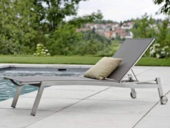 Allround Rollenliege Edelstahl-Textilen Taupe -Gartenmöbel Verkäufe stern allround edelstahl rollenliege textilen taupe ambientebild 627x627