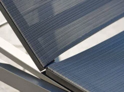 Allround Rollenliege Alu Mit Textilenbezug -Gartenmöbel Verkäufe stern allround rollenliege anthrazit karbon ambientebild 2 627x627