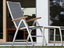 Klappsessel Cardiff Silbergrau Teakarmlehnen 9 Klappsessel Cardiff Silbergrau Teakarmlehnen -Gartenmöbel Verkäufe stern klappsessel cardiff silbergrau teakarmlehnen seitenansicht 627x627