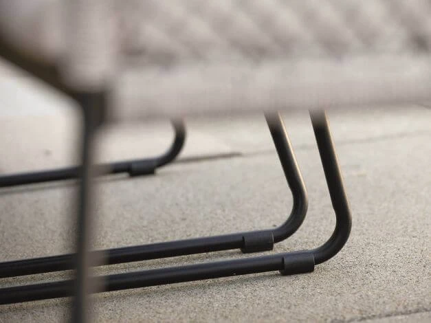 Odea Kufensessel Schwarz Matt Kordel Salt 7 Odea Kufensessel Schwarz Matt Kordel Salt – Bild 5