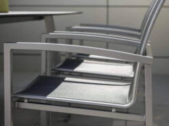 Skelby Stapelsessel Aluminium Mit Textilenbezug 12 Skelby Stapelsessel Aluminium Mit Textilenbezug -Gartenmöbel Verkäufe stern skelby stapelsessel graphit silbergrau detailbild 2 627x627