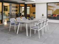 Vanda Sessel Weiß Mit Auflage Seidengrau -Gartenmöbel Verkäufe stern vanda sessel weiss seidengrau 416664 ambientebild 1 627x627