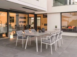 Vanda Sessel Weiß Mit Auflage Seidengrau -Gartenmöbel Verkäufe stern vanda sessel weiss seidengrau 416664 ambientebild 2 627x627