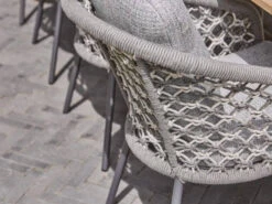 Suns Nappa Dining Chair Rope Matt Royal Grey Macramé Weaving -Gartenmöbel Verkäufe suns nappa dining sessel macrame anthrazit carbon grey ambientebild 1 627x627