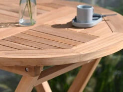 Teakholz Klapptisch Rund Hampton Ø70cm 10 Teakholz Klapptisch Rund Hampton Ø70cm -Gartenmöbel Verkäufe teakholz gartentisch klappbar klapptisch hampton rund 70 ambientebild 2 627x627